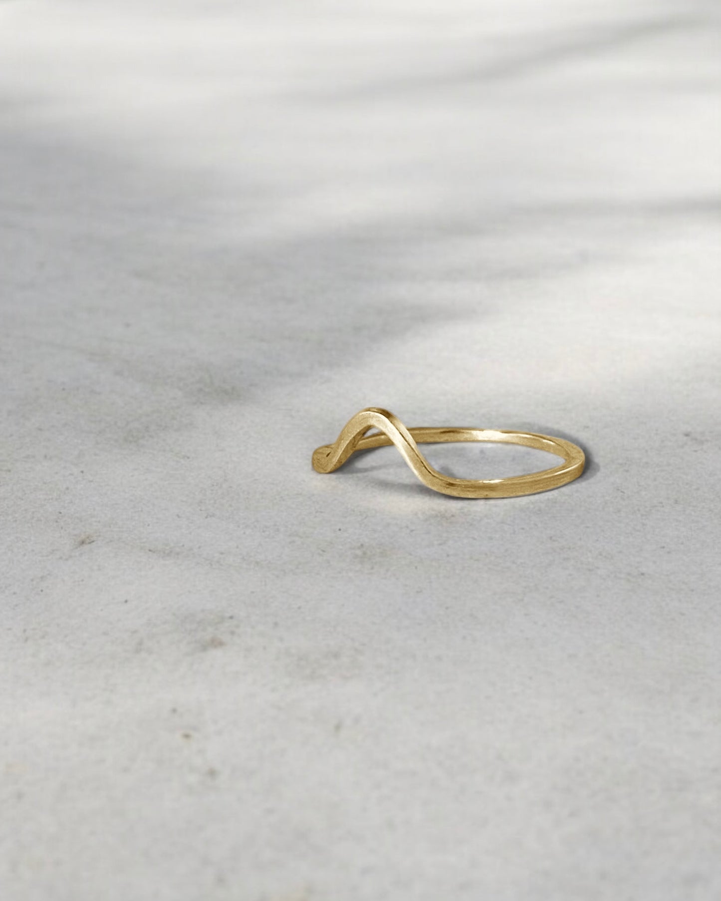 V Ring Gold