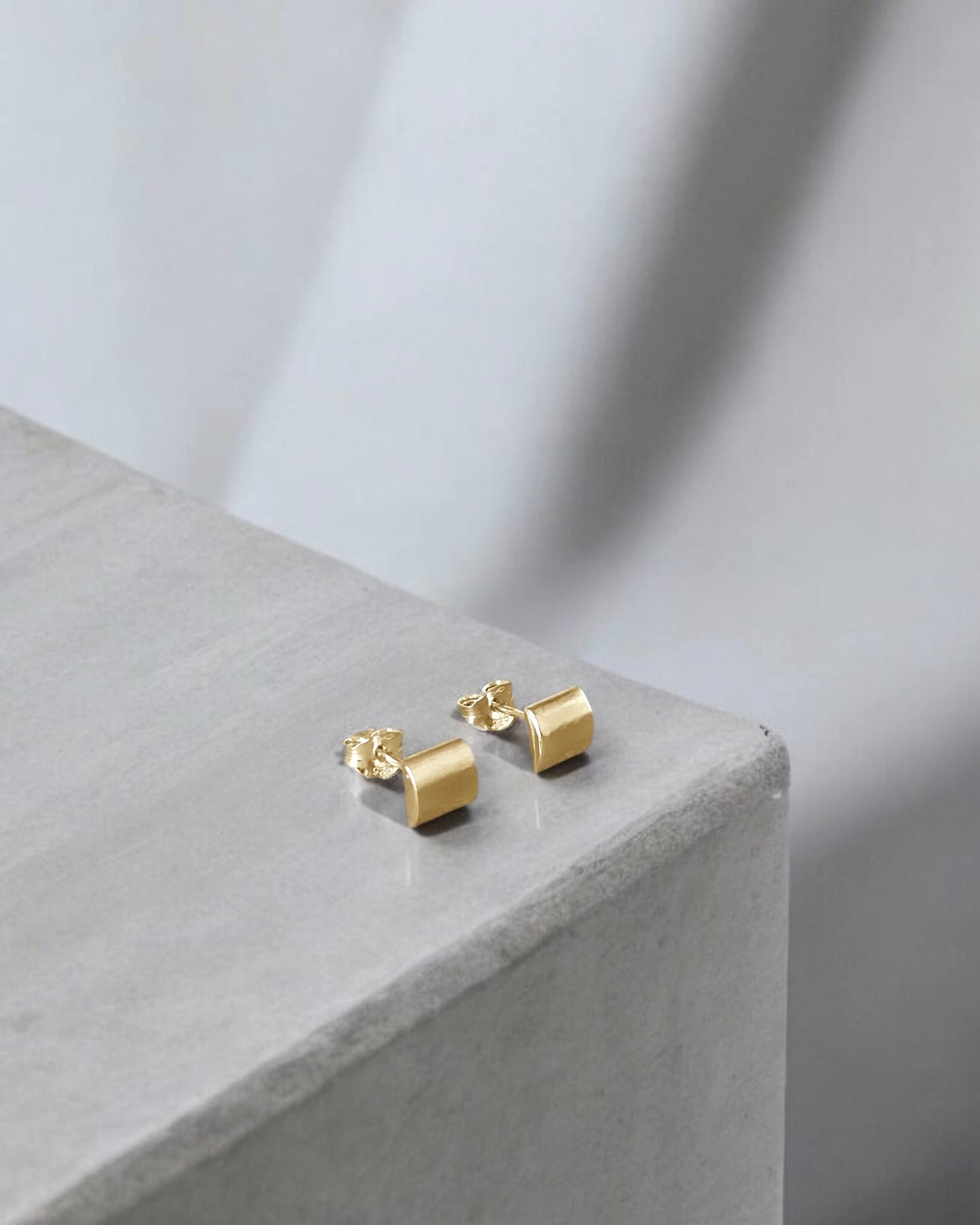 D Studs Gold