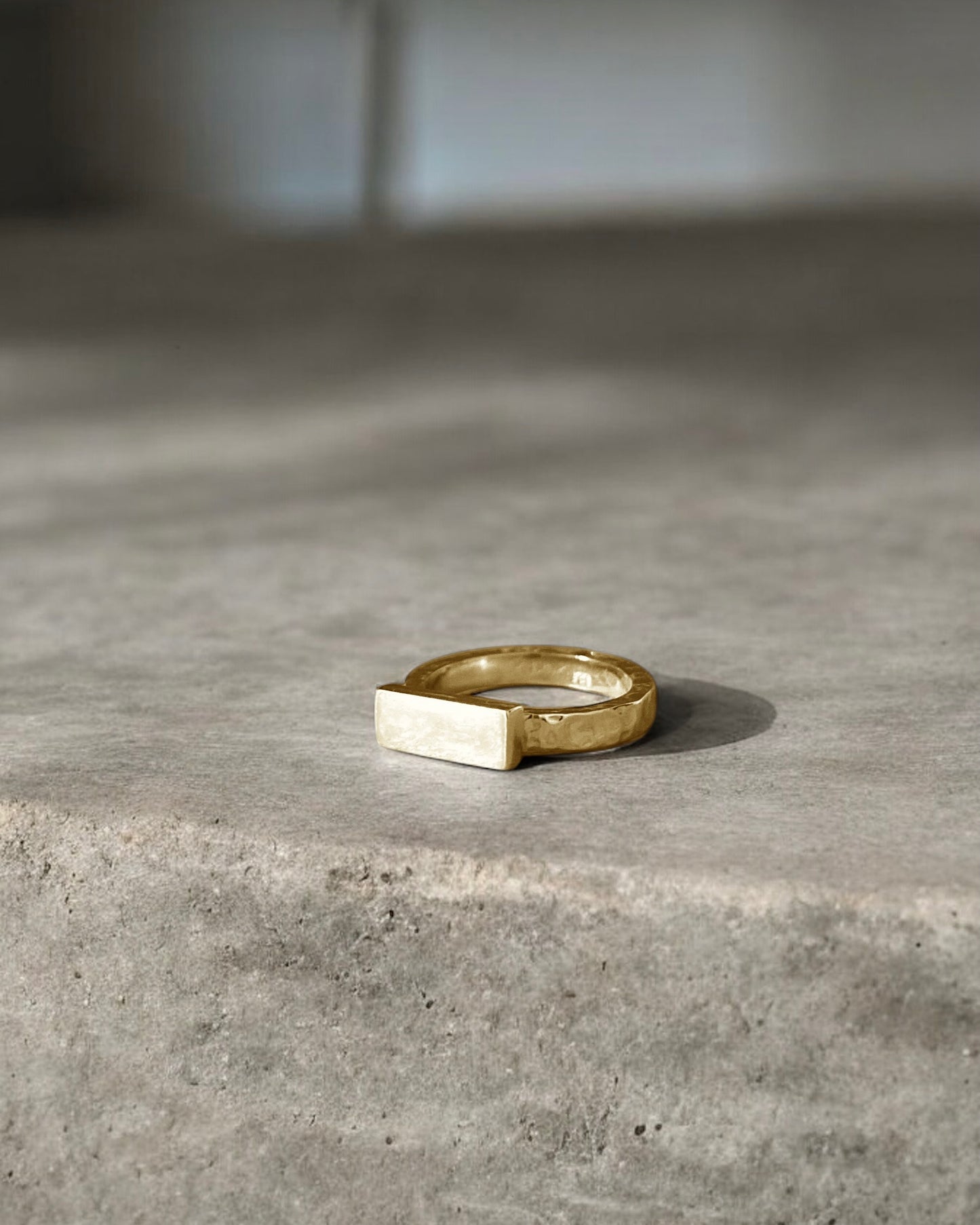 Big Rectangle Ring Gold