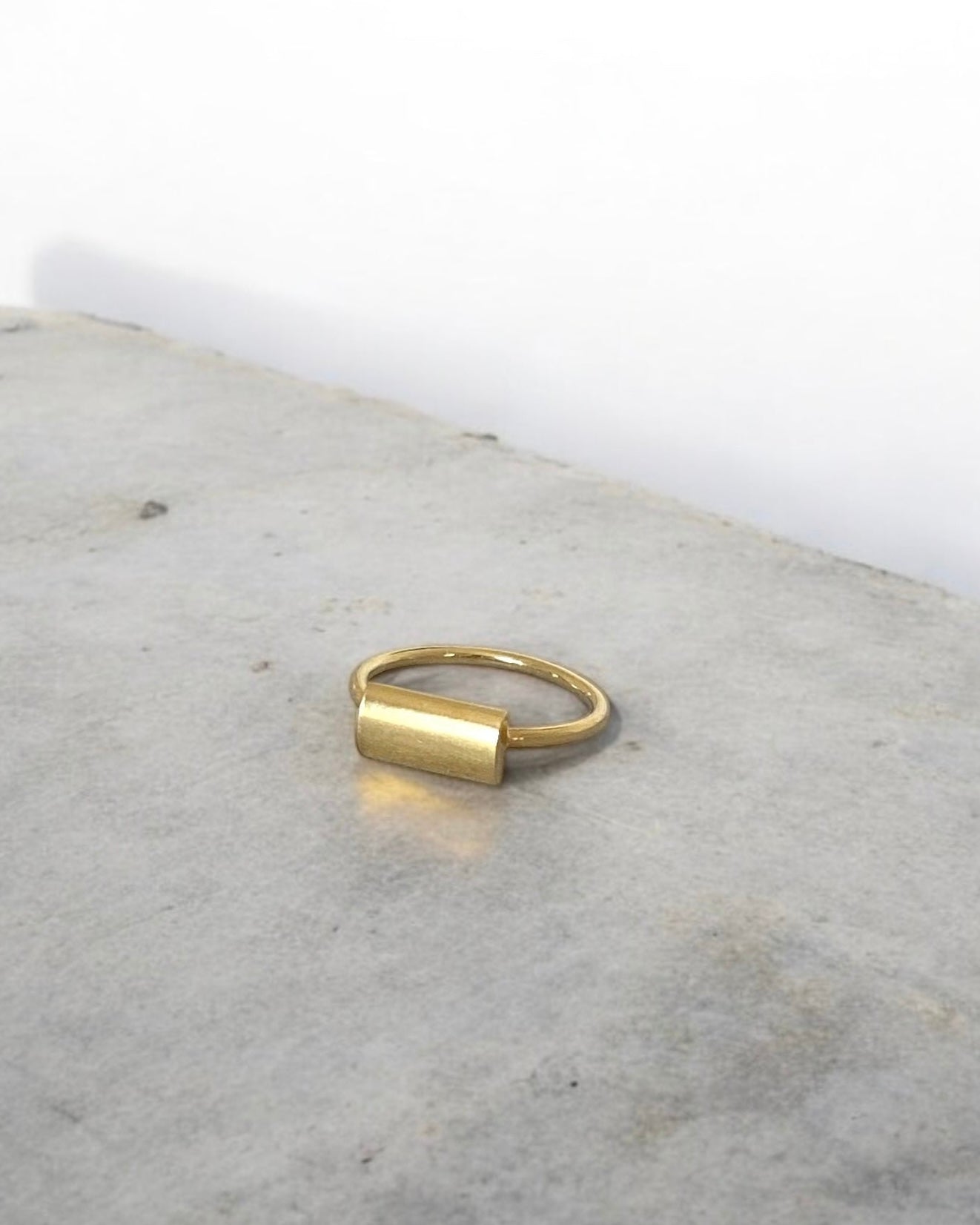 Long D Ring Gold