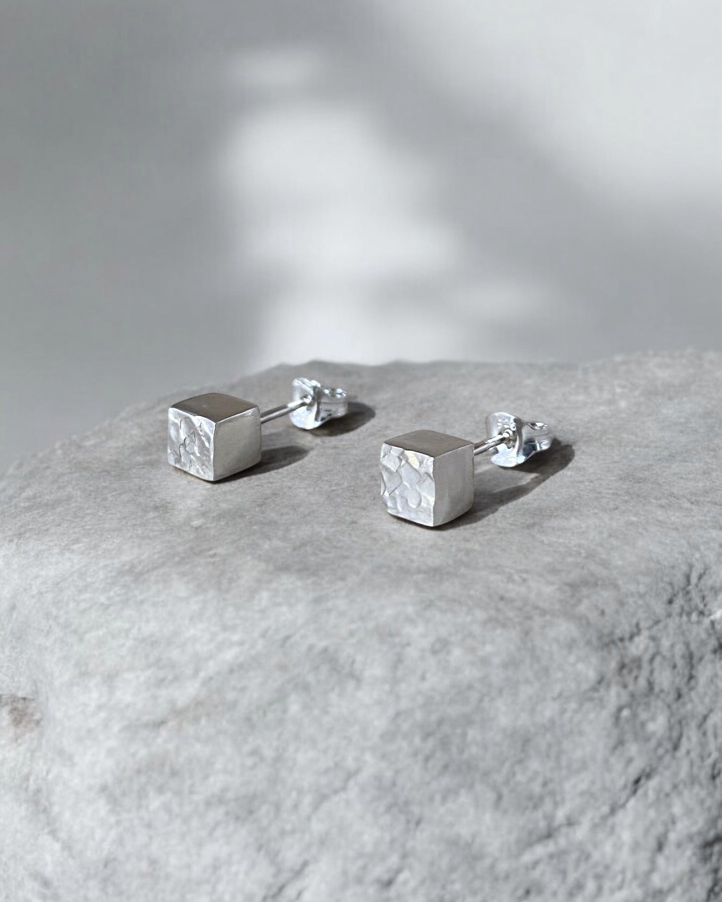 Cube Studs L